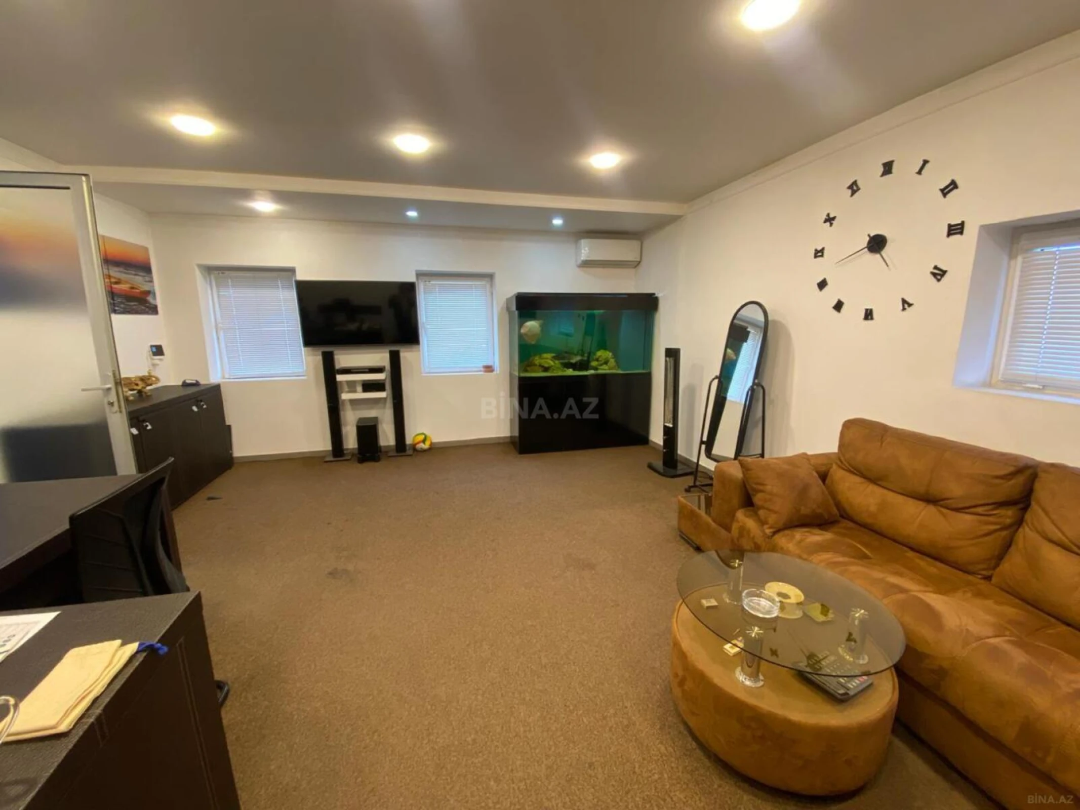 Satılır obyekt 700 m²