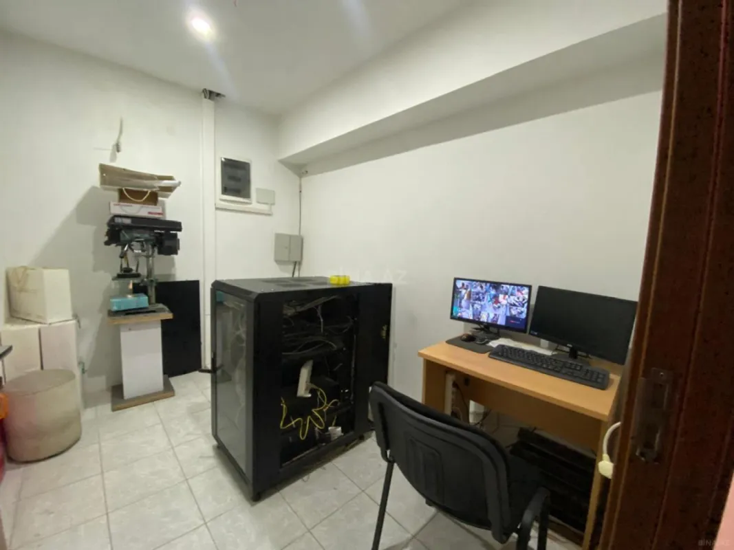 Satılır obyekt 700 m²