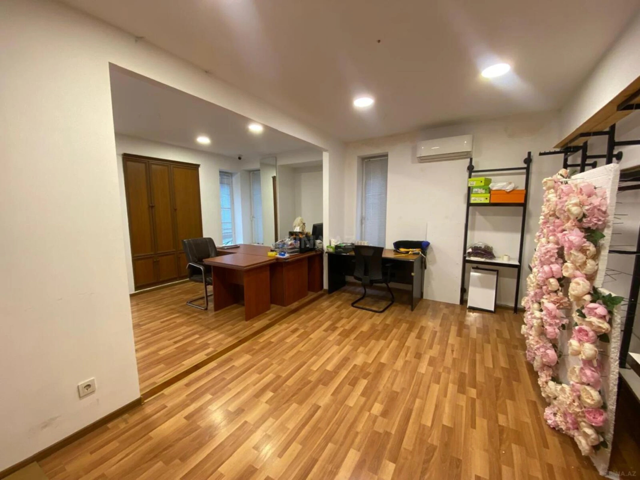 Satılır obyekt 700 m²