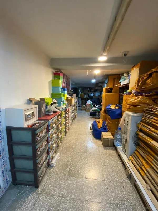 Satılır obyekt 700 m²