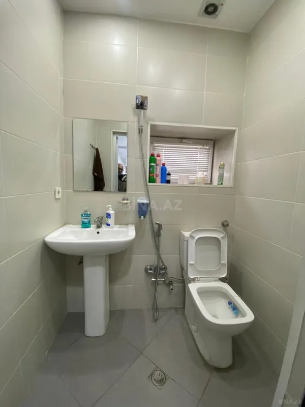 Satılır obyekt 700 m²