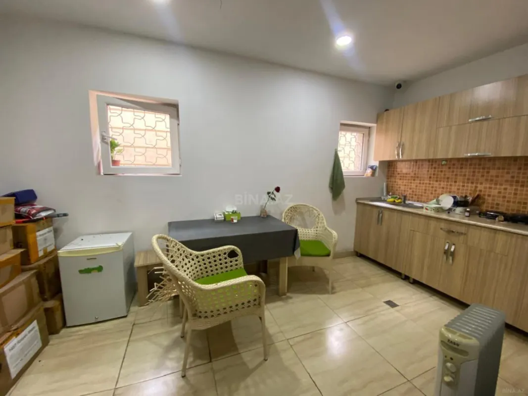 Satılır obyekt 700 m²