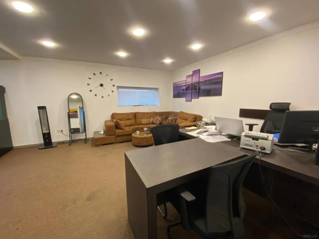 Satılır obyekt 700 m²