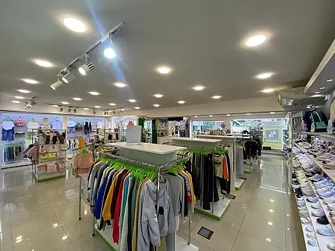 Satılır obyekt 700 m² — Bakı 700.00 m²