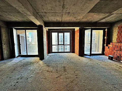 Satılır 4 otaqlı mənzil 172.8 m²