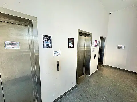 Satılır 4 otaqlı mənzil 172.8 m²