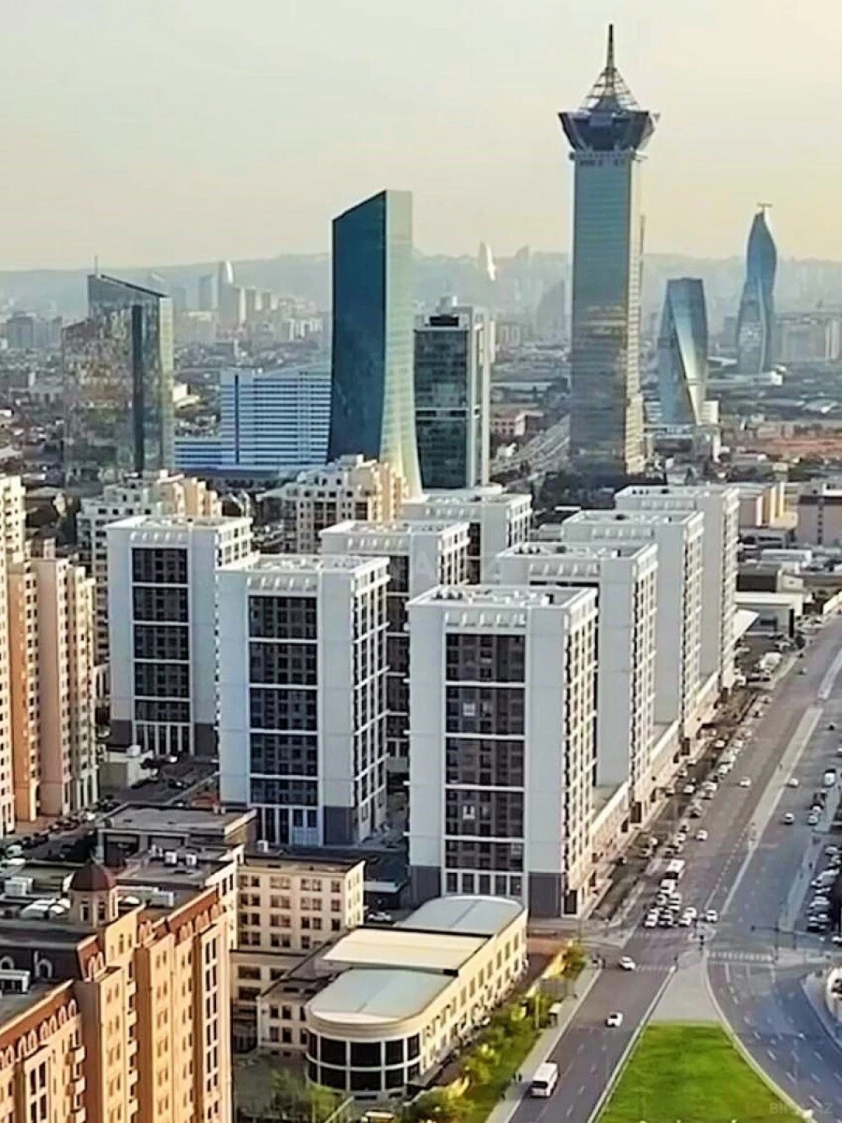 Satılır 4 otaqlı mənzil 172.8 m²