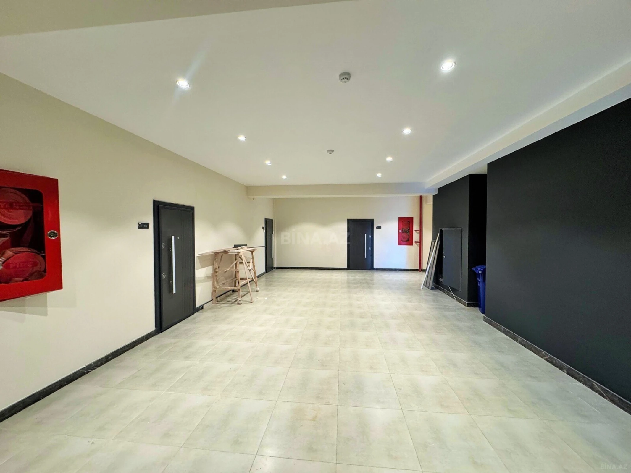 Satılır 4 otaqlı mənzil 172.8 m²