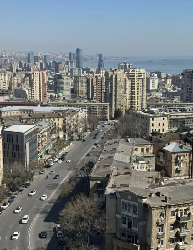 Kirayə verilir 3 otaqlı mənzil 120 m²