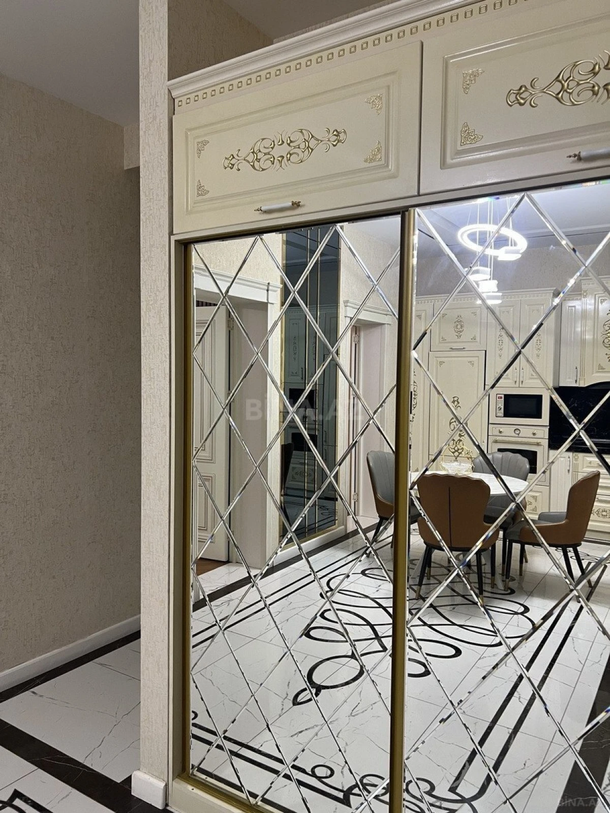 Kirayə verilir 3 otaqlı mənzil 120 m²