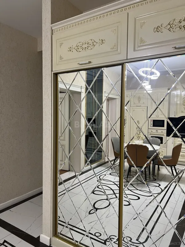 Kirayə verilir 3 otaqlı mənzil 120 m²