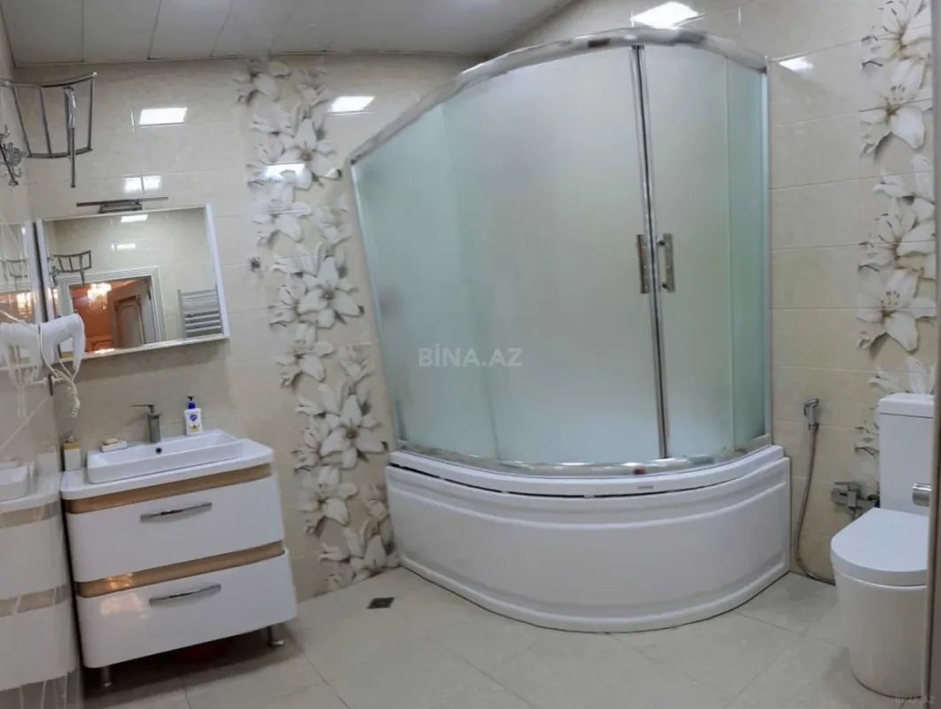 Satılır 4 otaqlı mənzil 167 m²