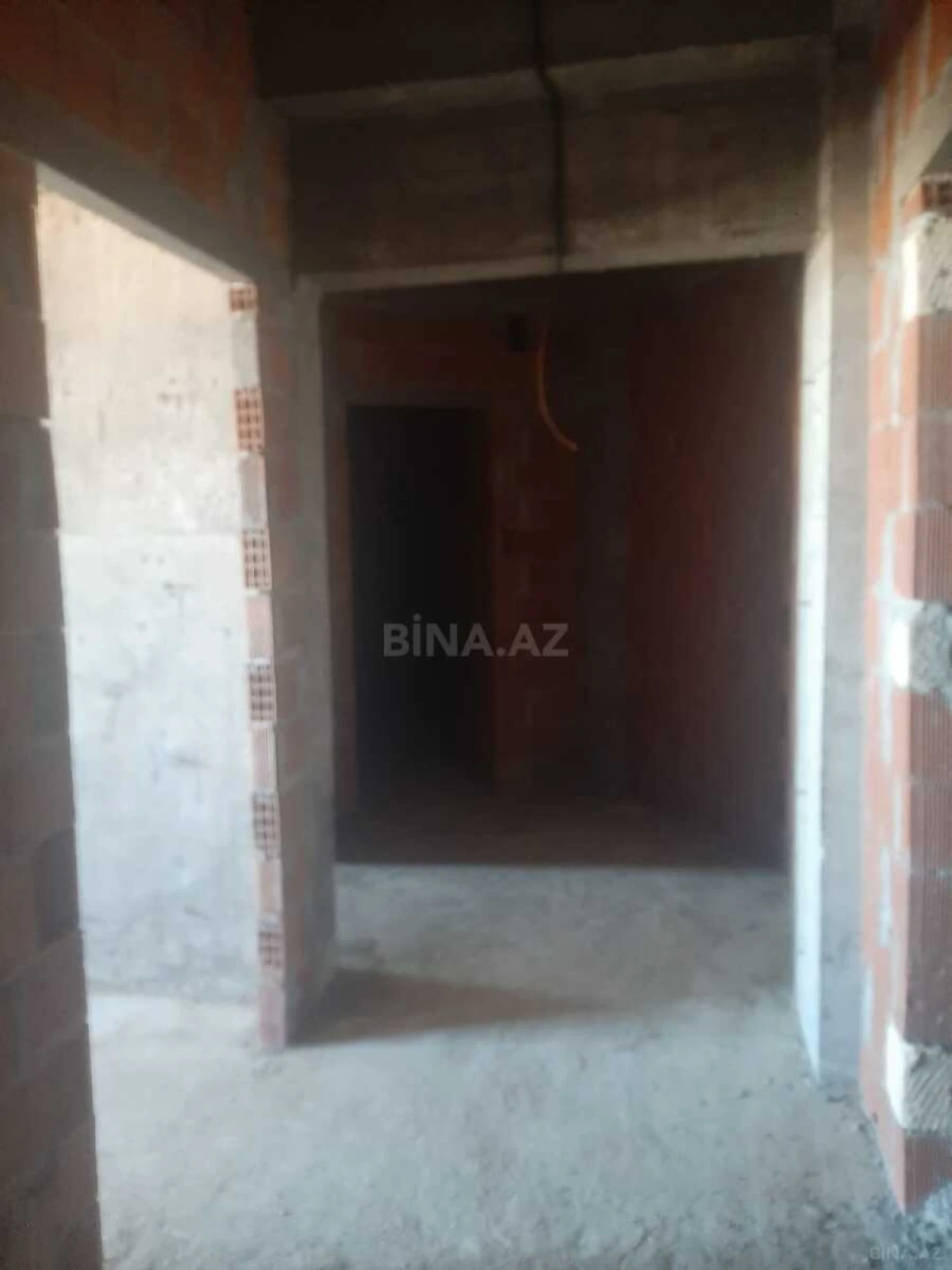 Satılır 1 otaqlı mənzil 69 m²