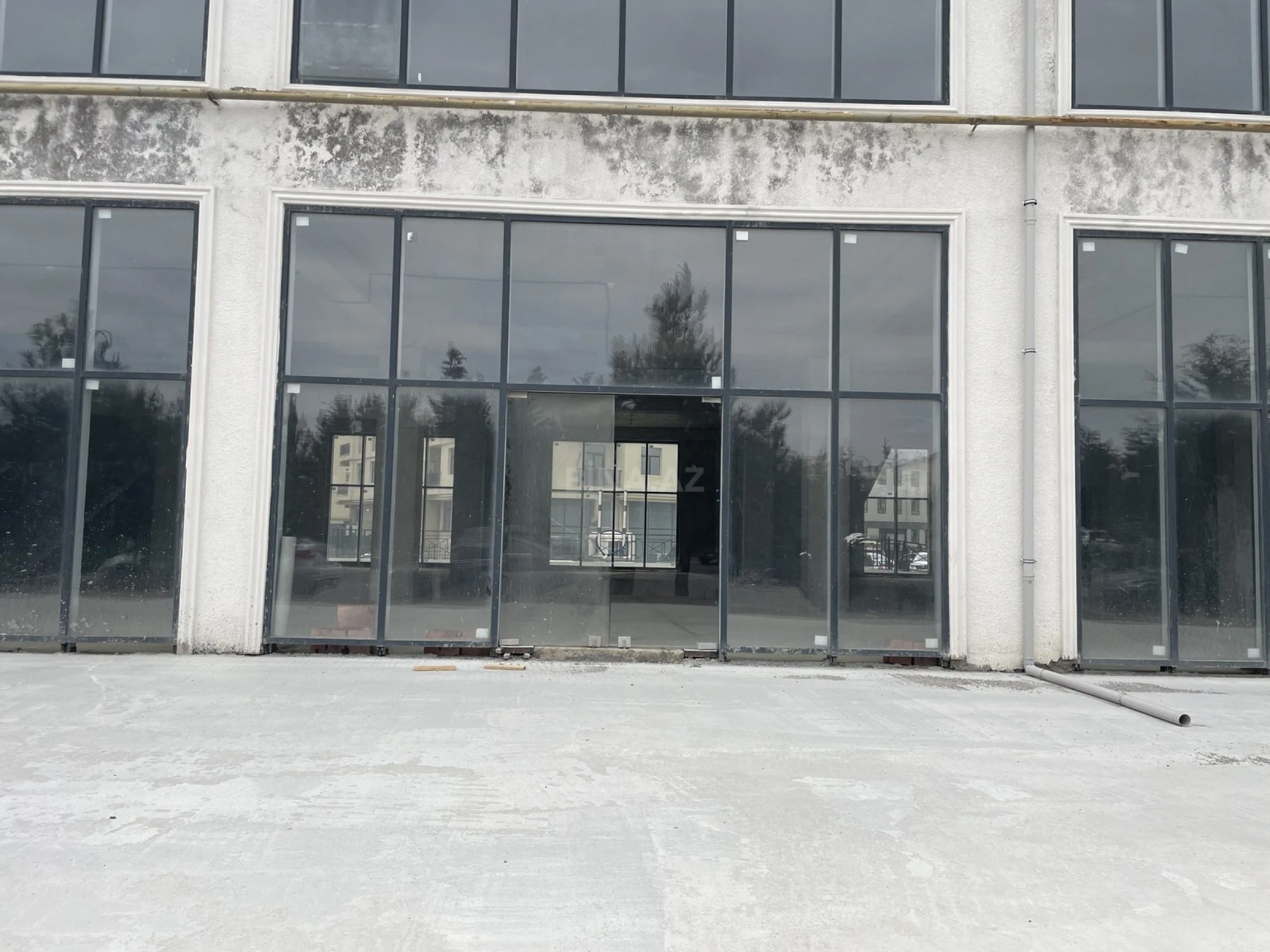 Satılır obyekt 116 m²
