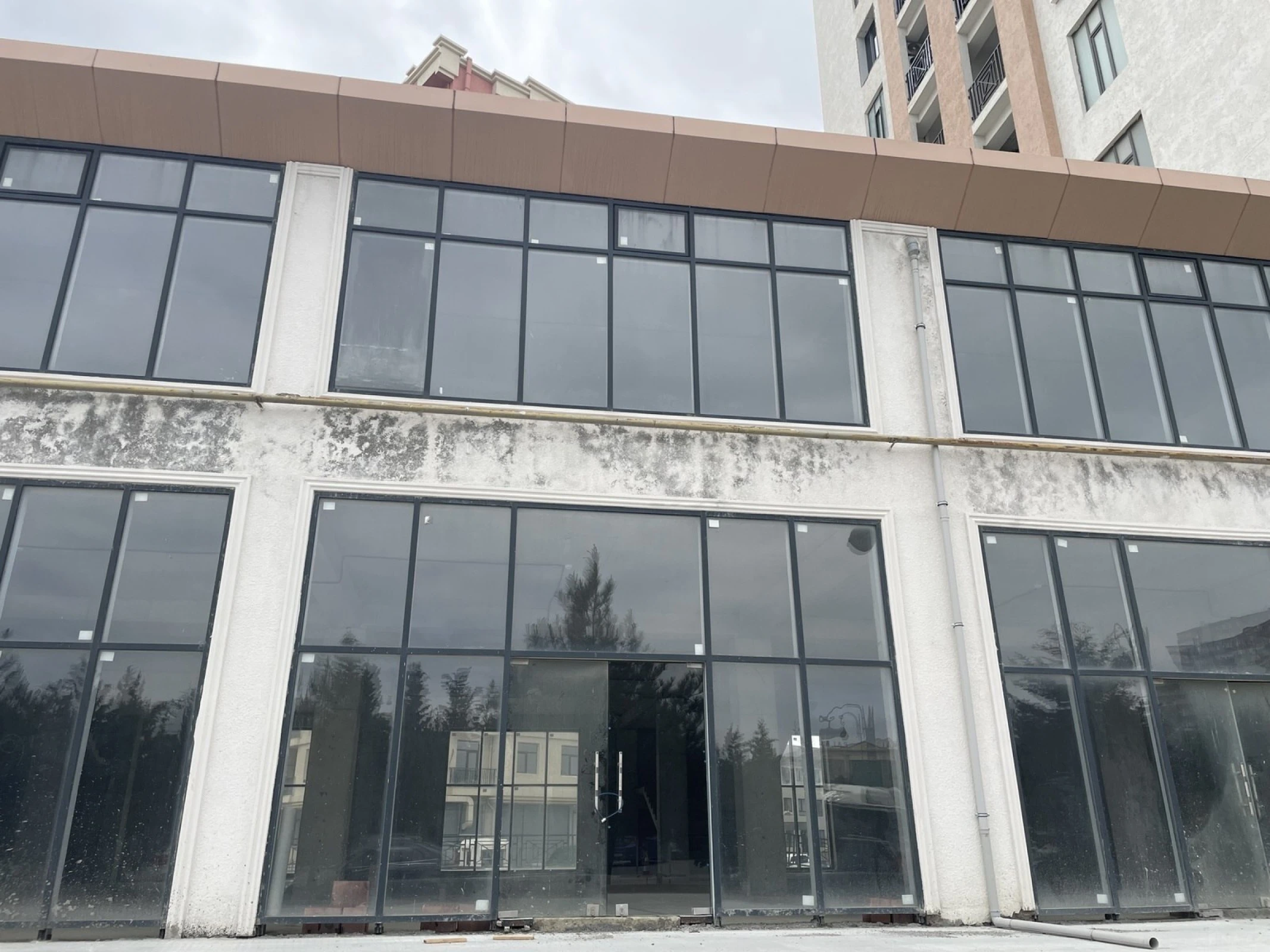 Satılır obyekt 116 m²