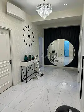 Kirayə verilir 4 otaqlı mənzil 141 m²