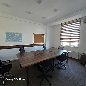 Kirayə verilir 20 otaqlı ofis 1500 m²