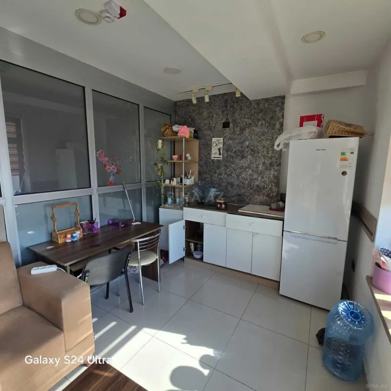 Kirayə verilir 20 otaqlı ofis 1500 m²