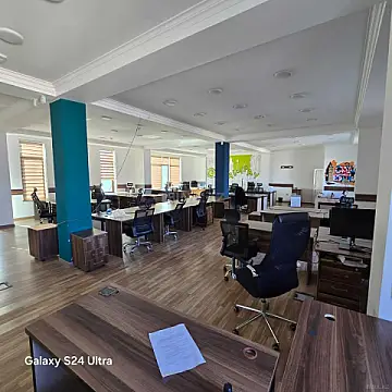 Kirayə verilir 20 otaqlı ofis 1500 m²
