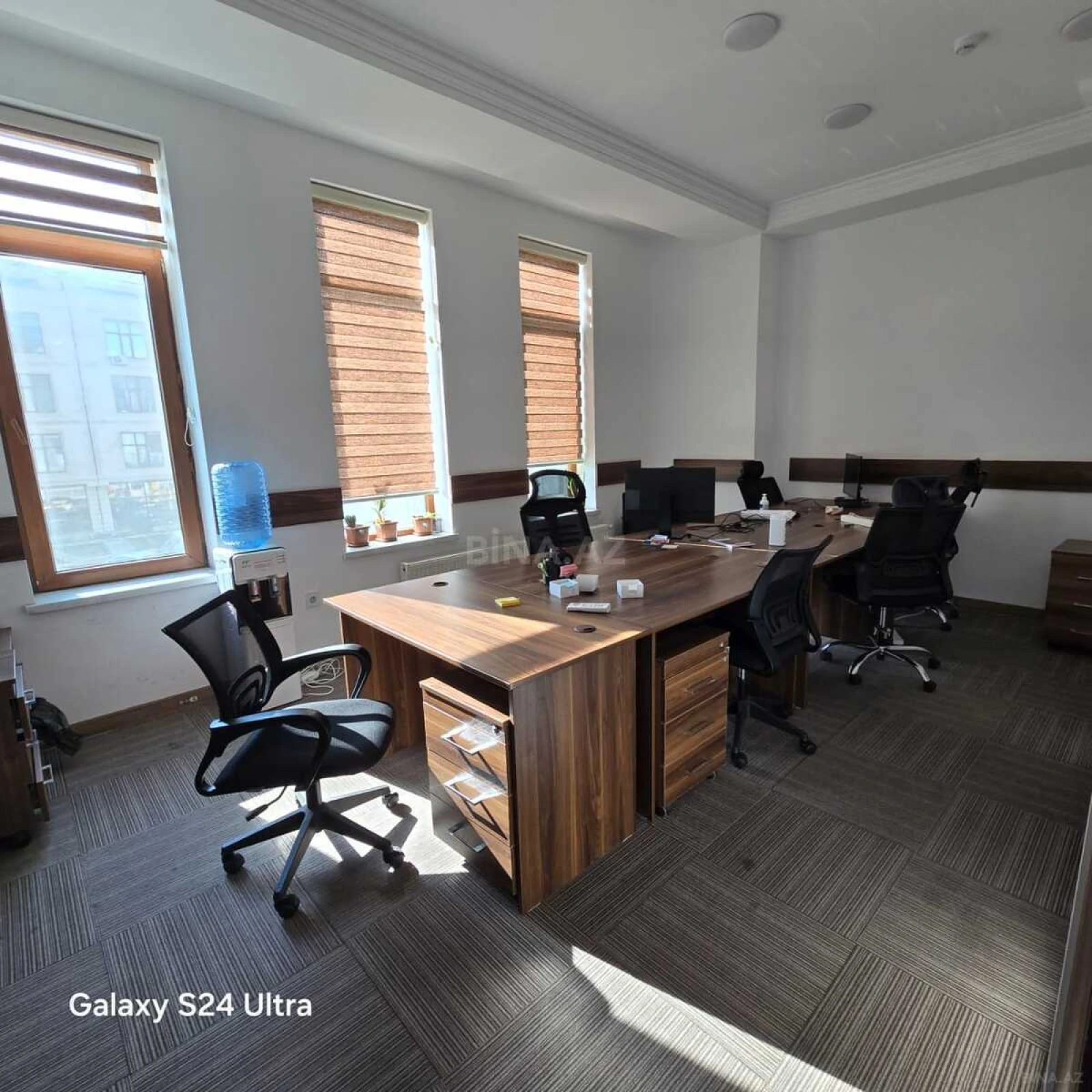 Kirayə verilir 20 otaqlı ofis 1500 m²