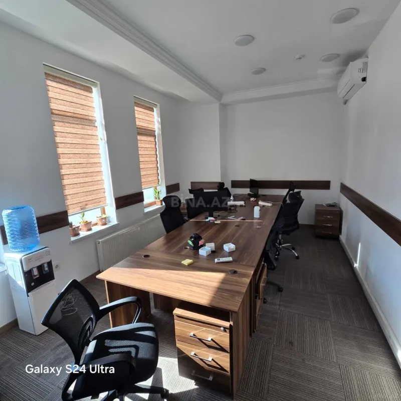 Kirayə verilir 20 otaqlı ofis 1500 m²