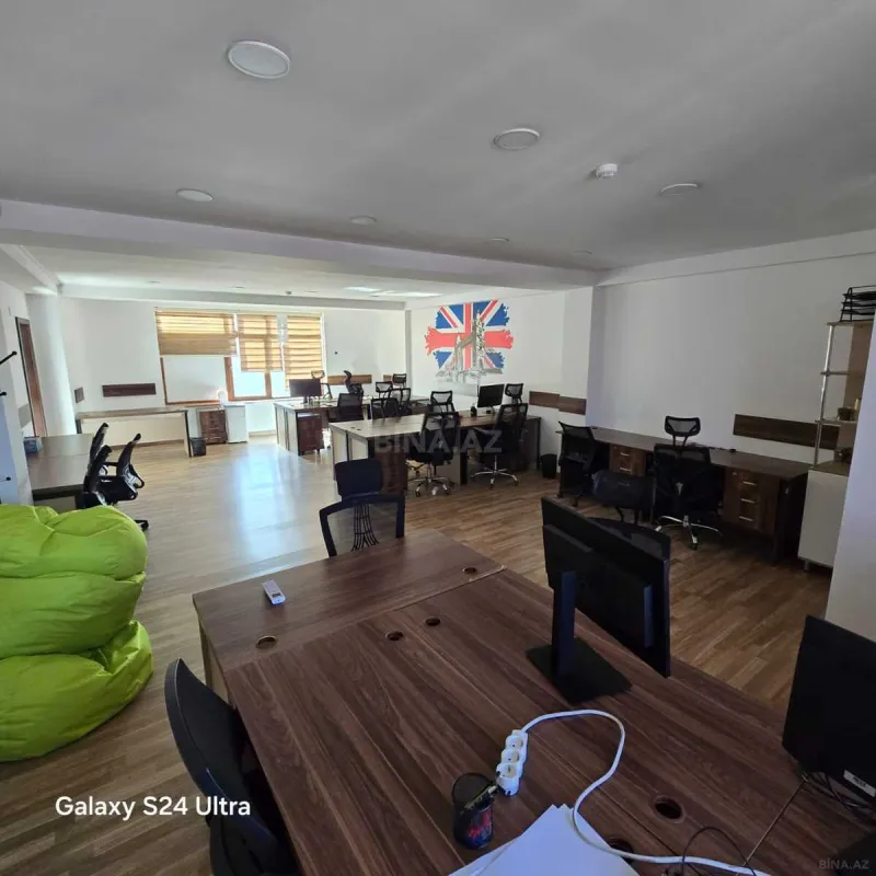 Kirayə verilir 20 otaqlı ofis 1500 m²