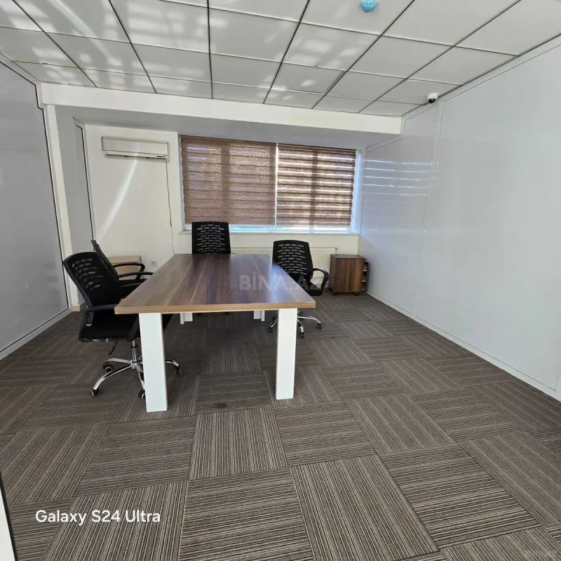Kirayə verilir 20 otaqlı ofis 1500 m²