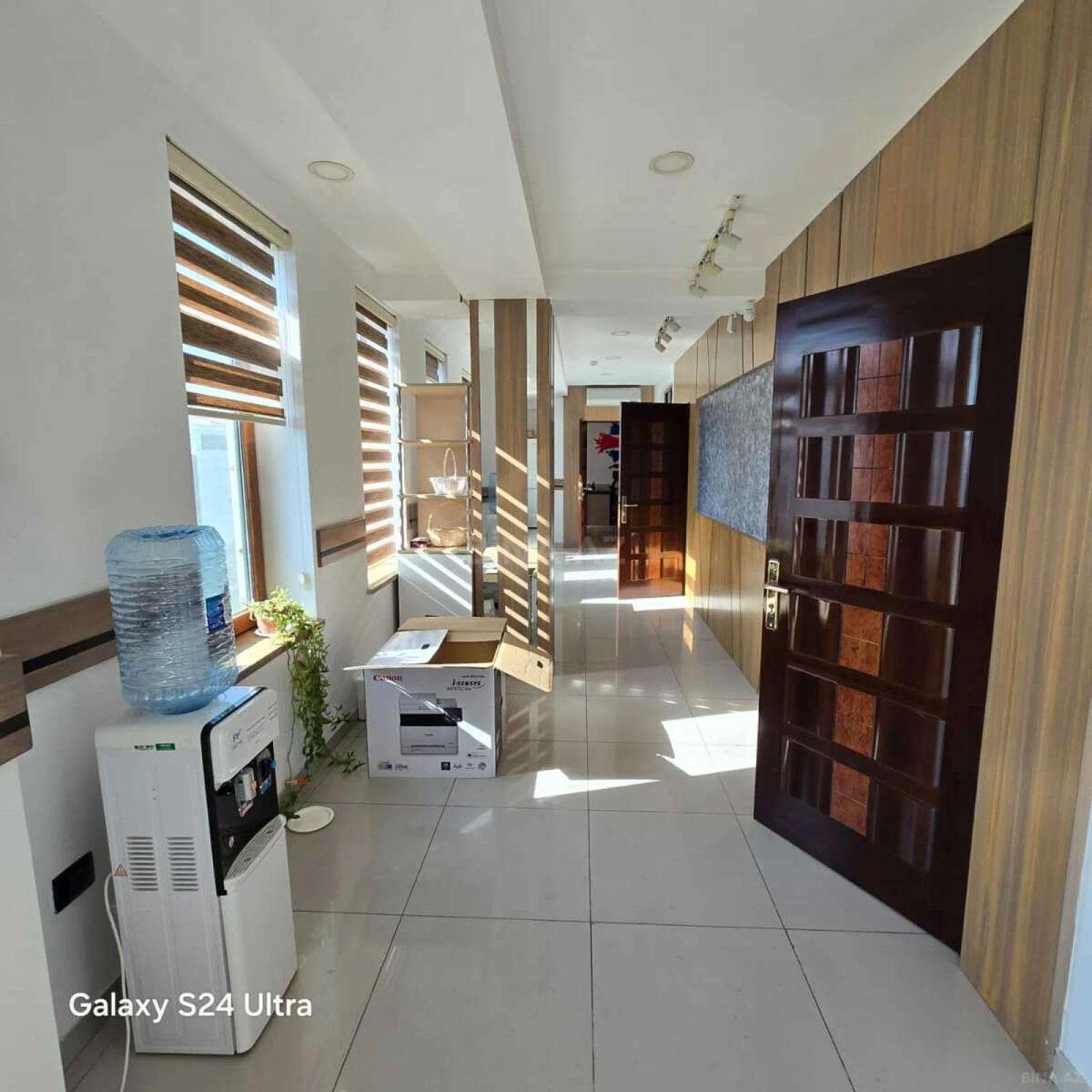 Kirayə verilir 20 otaqlı ofis 1500 m²