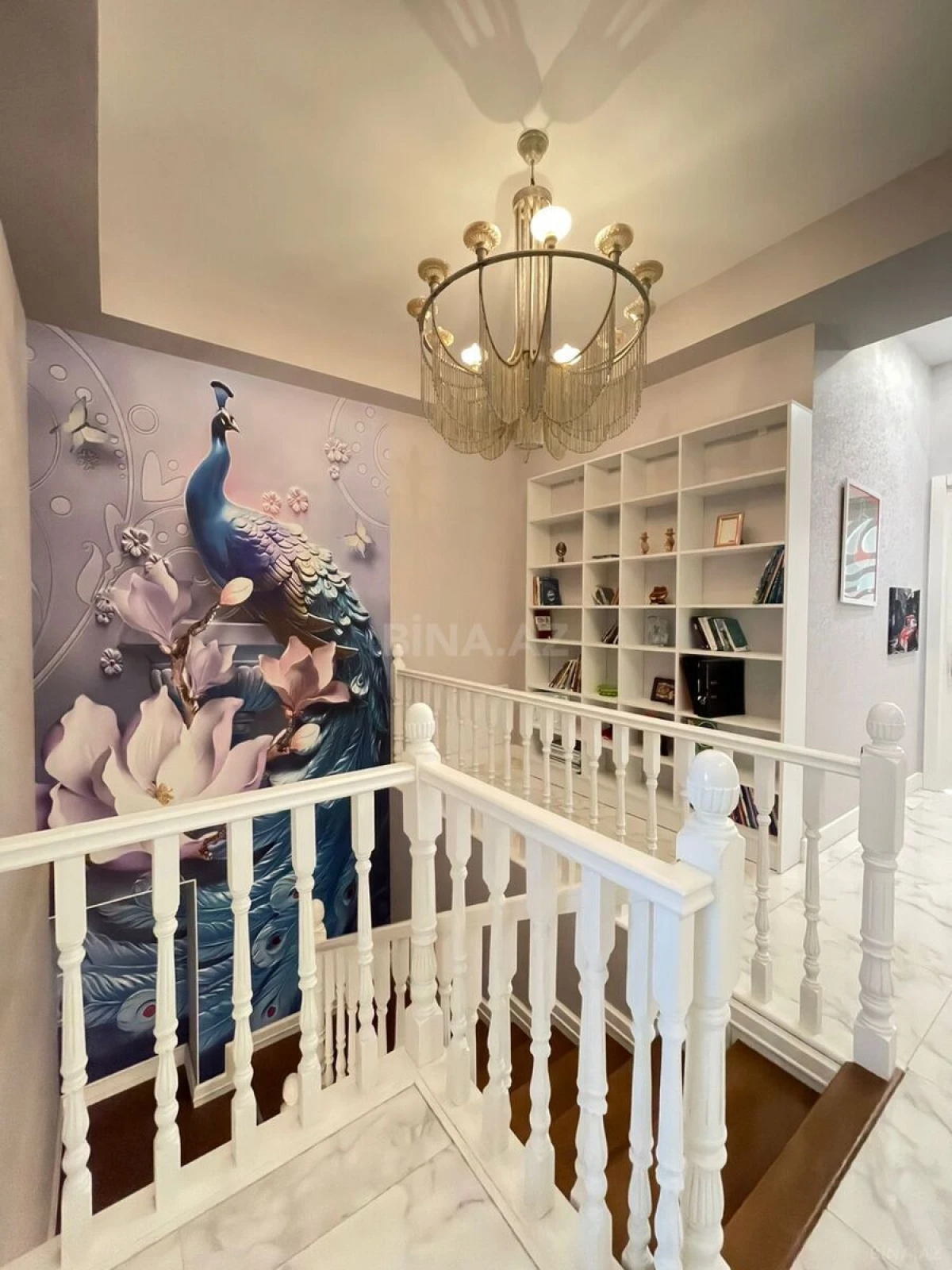 Satılır 4 otaqlı mənzil 240 m²