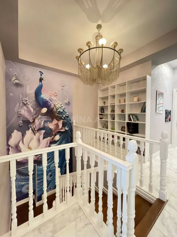 Satılır 4 otaqlı mənzil 240 m²