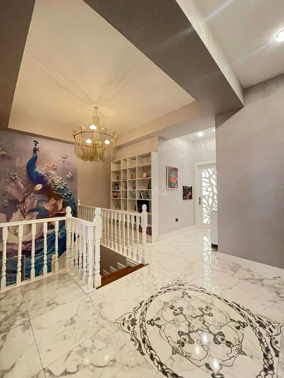 Satılır 4 otaqlı mənzil 240 m²