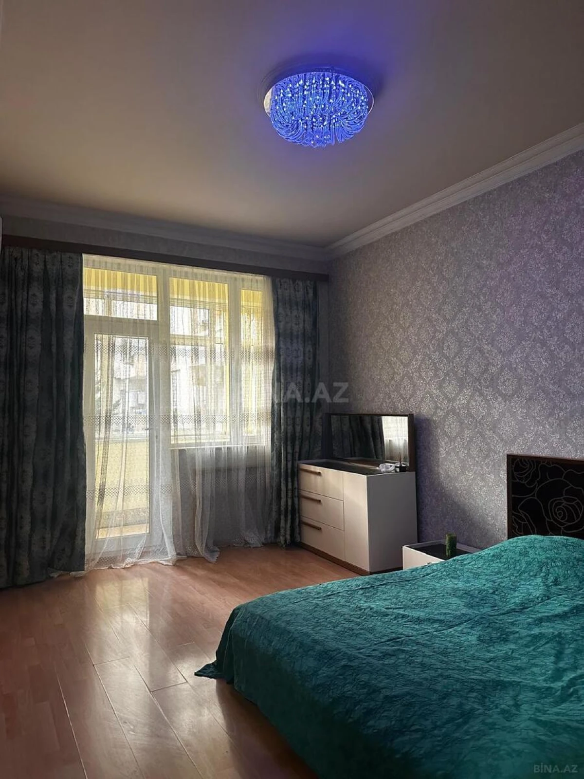 Satılır 2 otaqlı mənzil 90 m²