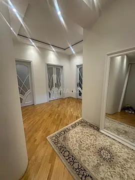 Satılır 2 otaqlı mənzil 103 m²