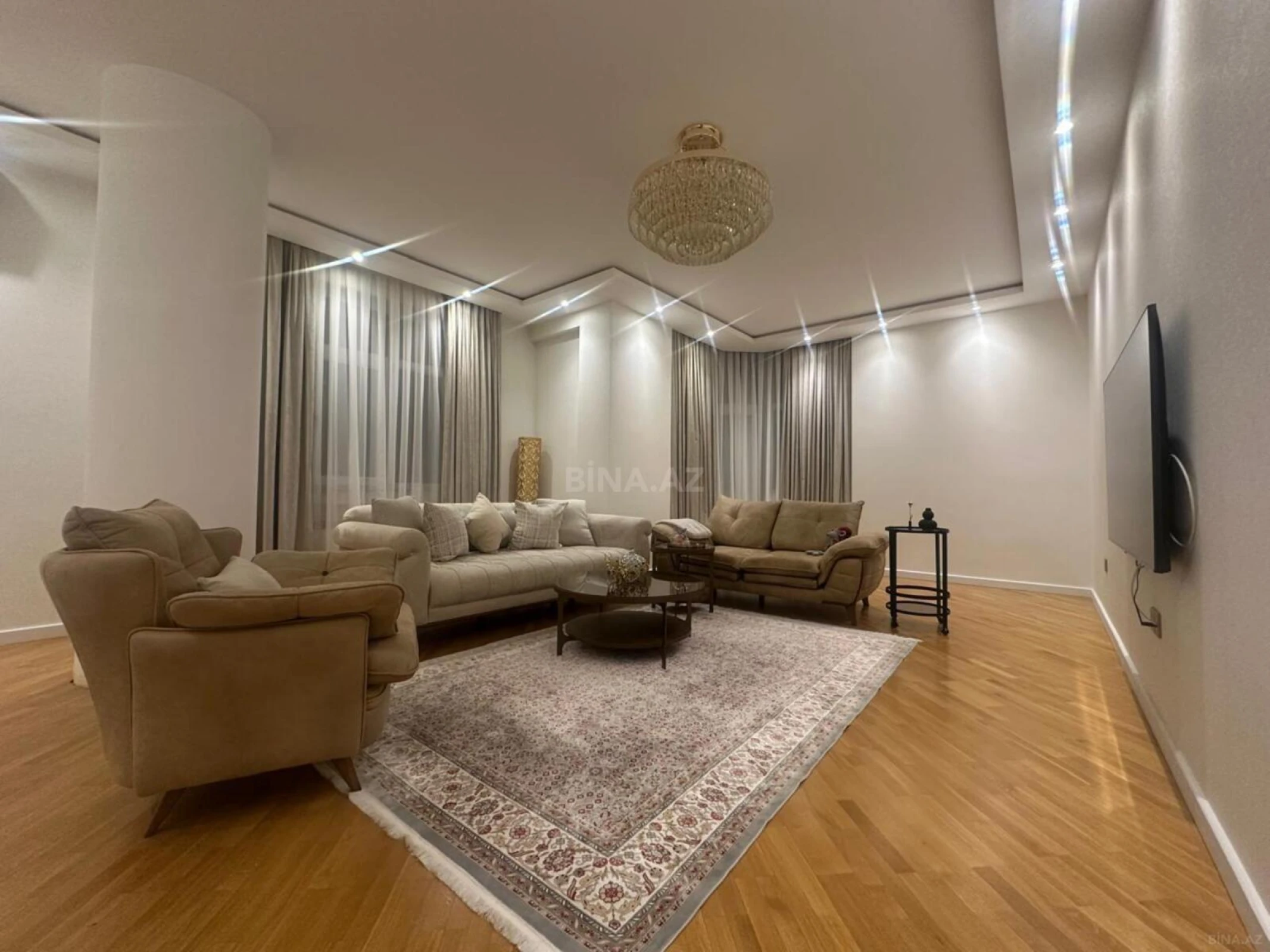 Satılır 2 otaqlı mənzil 103 m²