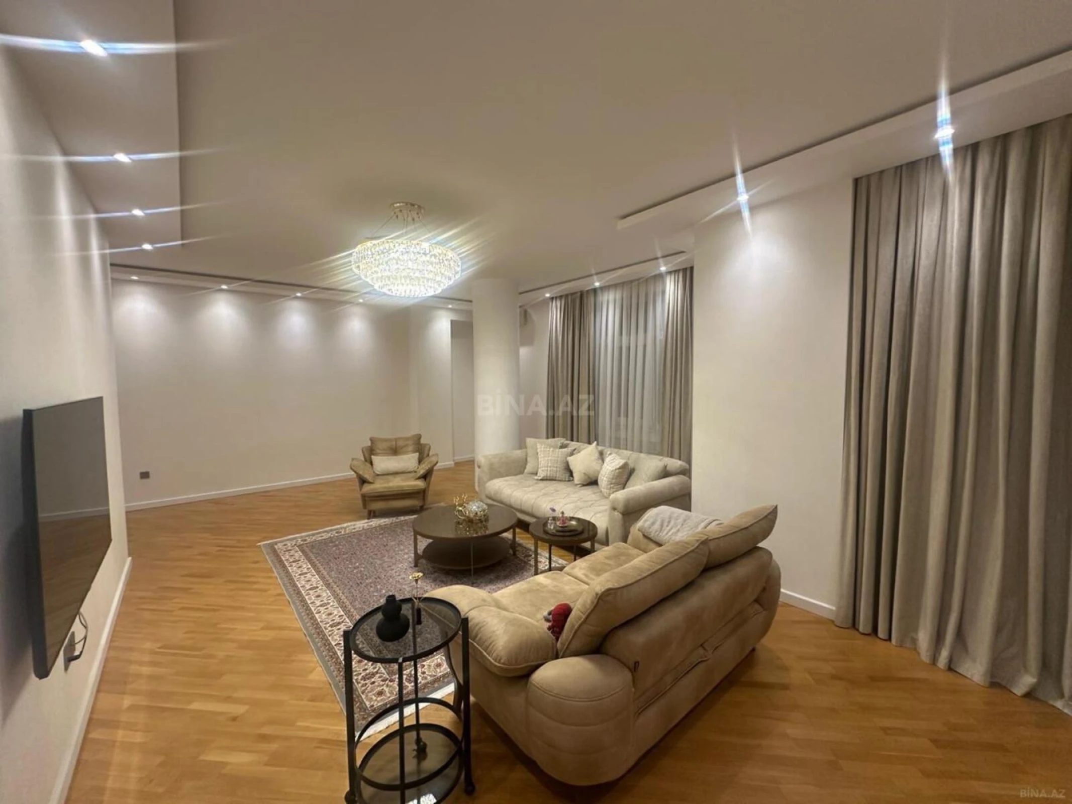 Satılır 2 otaqlı mənzil 103 m²