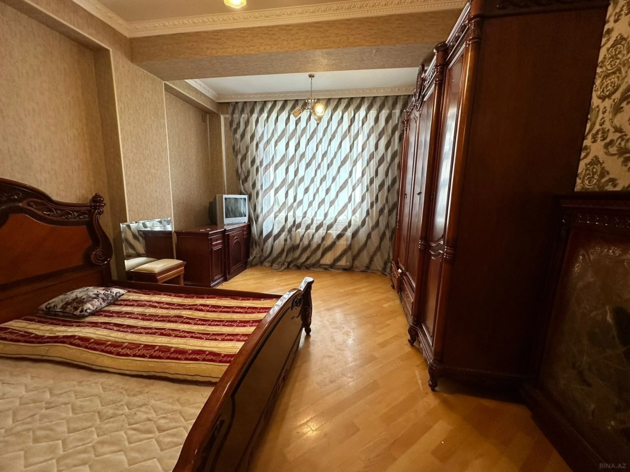 Satılır 2 otaqlı mənzil 88 m²