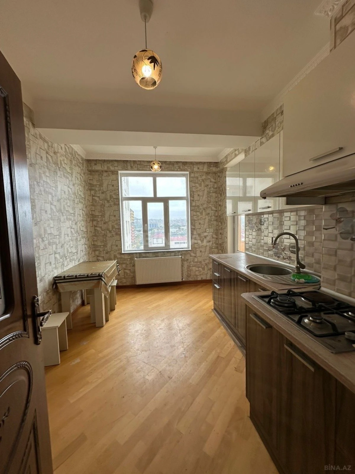 Satılır 2 otaqlı mənzil 88 m²