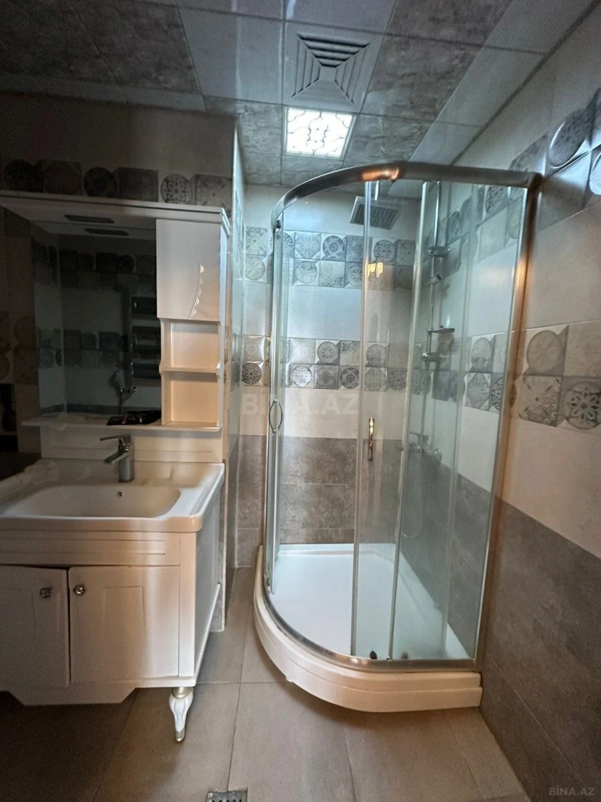 Satılır 2 otaqlı mənzil 88 m²