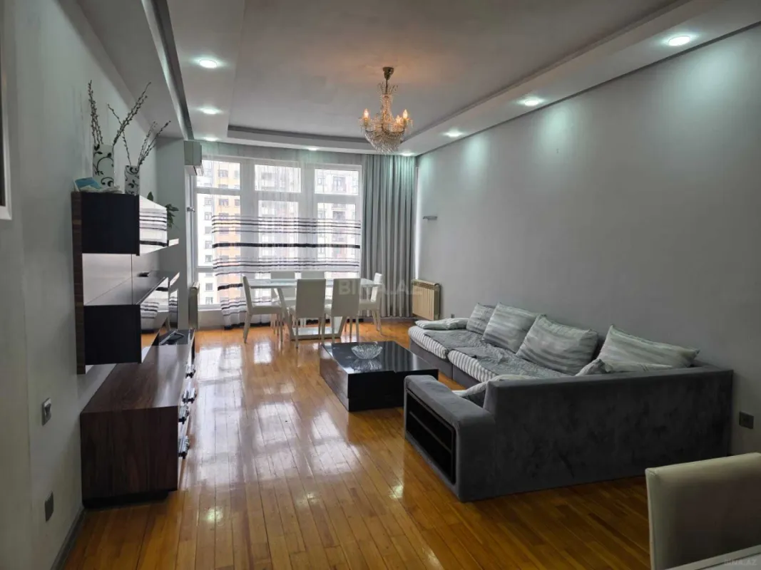 Satılır 2 otaqlı mənzil 72 m²