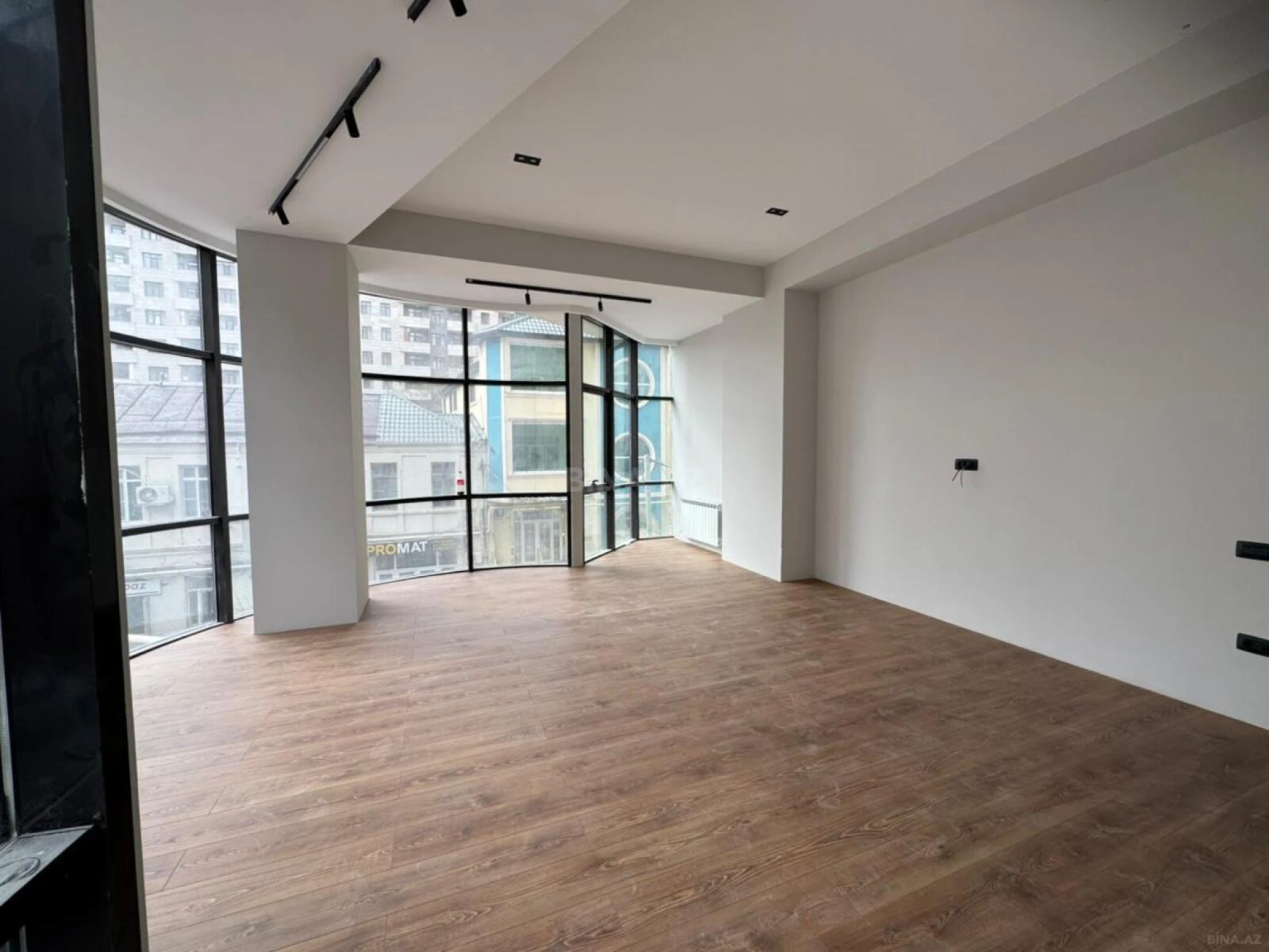 Kirayə verilir 5 otaqlı ofis 180 m²
