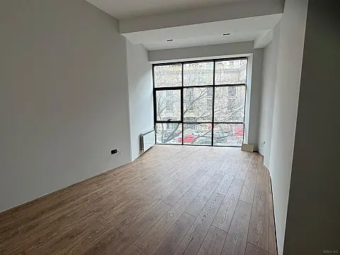 Kirayə verilir 5 otaqlı ofis 180 m²