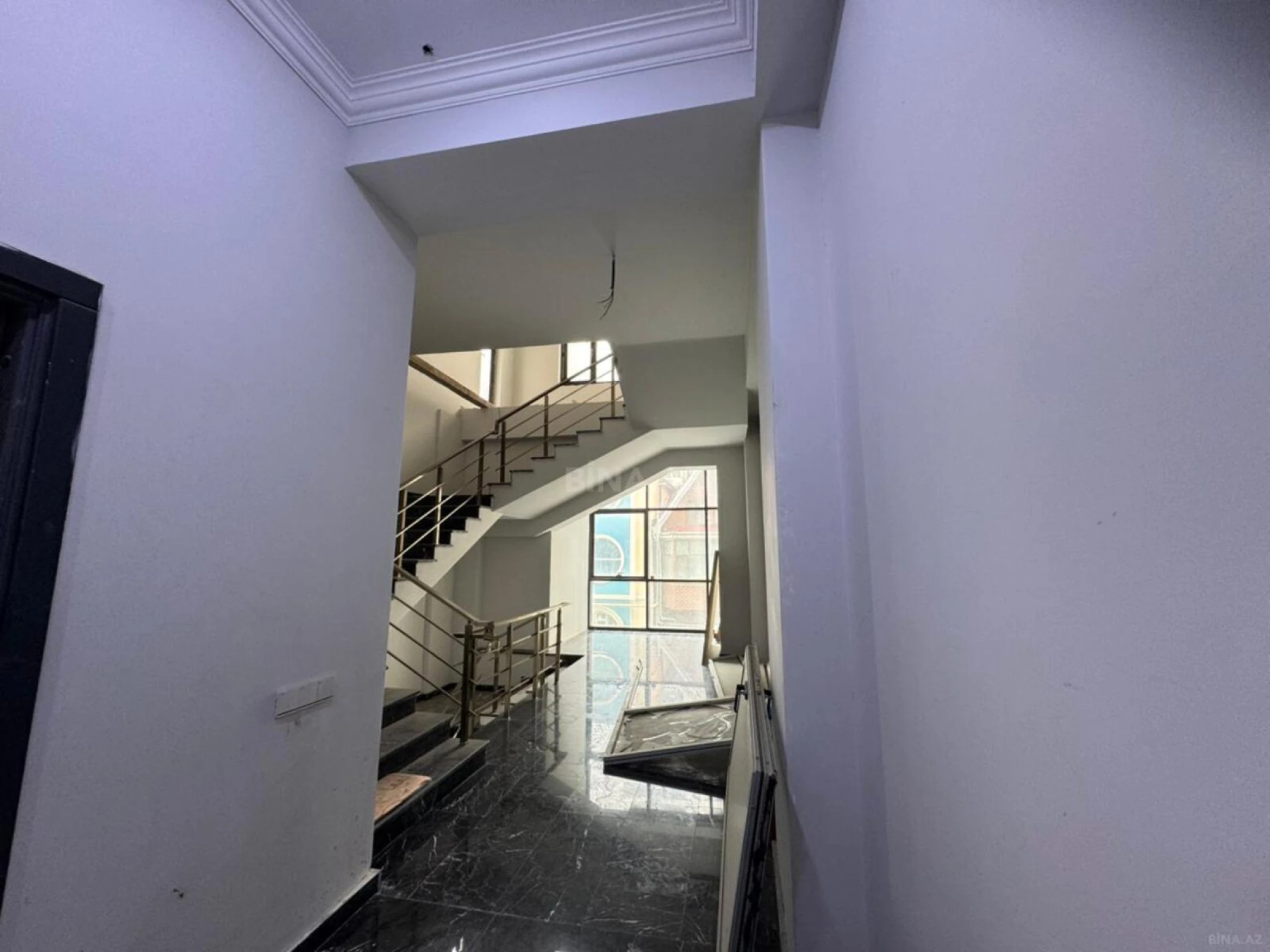 Kirayə verilir 5 otaqlı ofis 180 m²