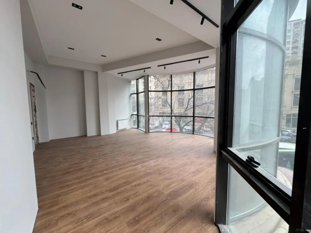 Kirayə verilir 5 otaqlı ofis 180 m²