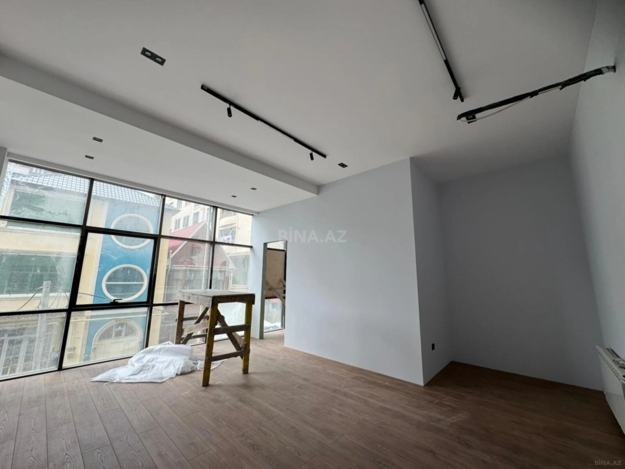 Kirayə verilir 5 otaqlı ofis 180 m²