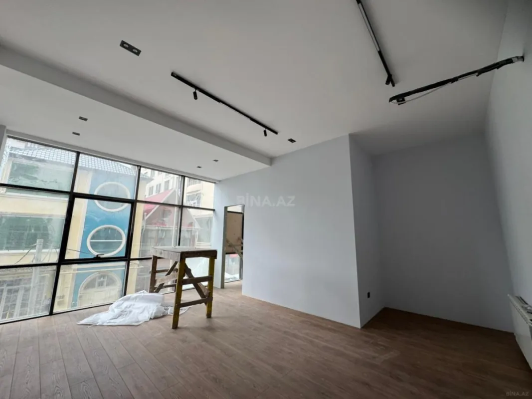 Kirayə verilir 5 otaqlı ofis 180 m²