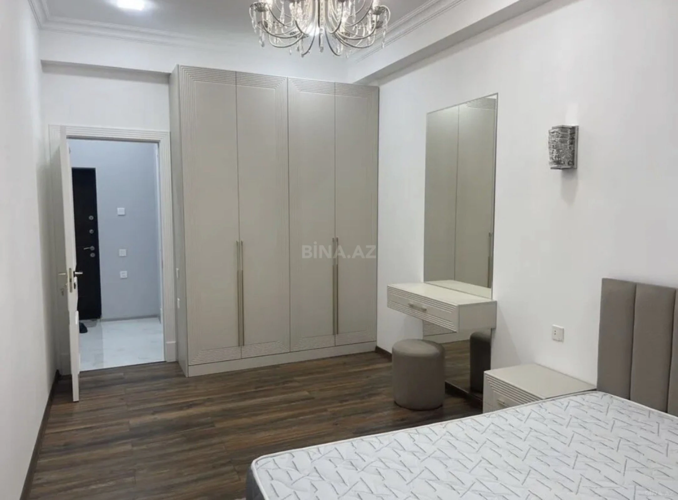Kirayə verilir 2 otaqlı mənzil 60 m²