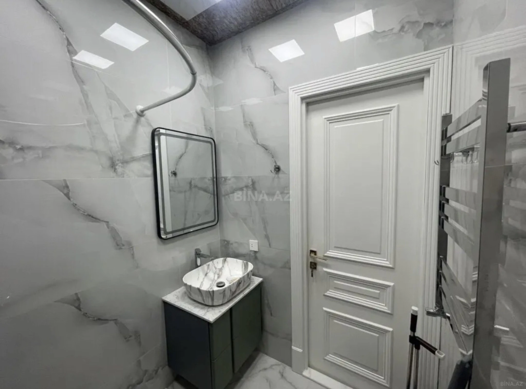 Kirayə verilir 2 otaqlı mənzil 60 m²