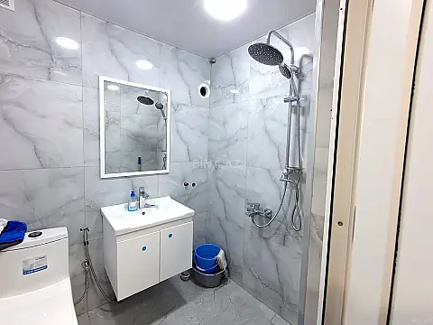 Kirayə verilir 2 otaqlı mənzil 60 m²