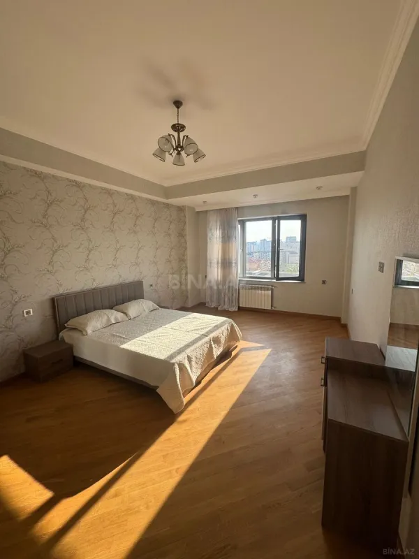 Kirayə verilir 3 otaqlı mənzil 140 m²