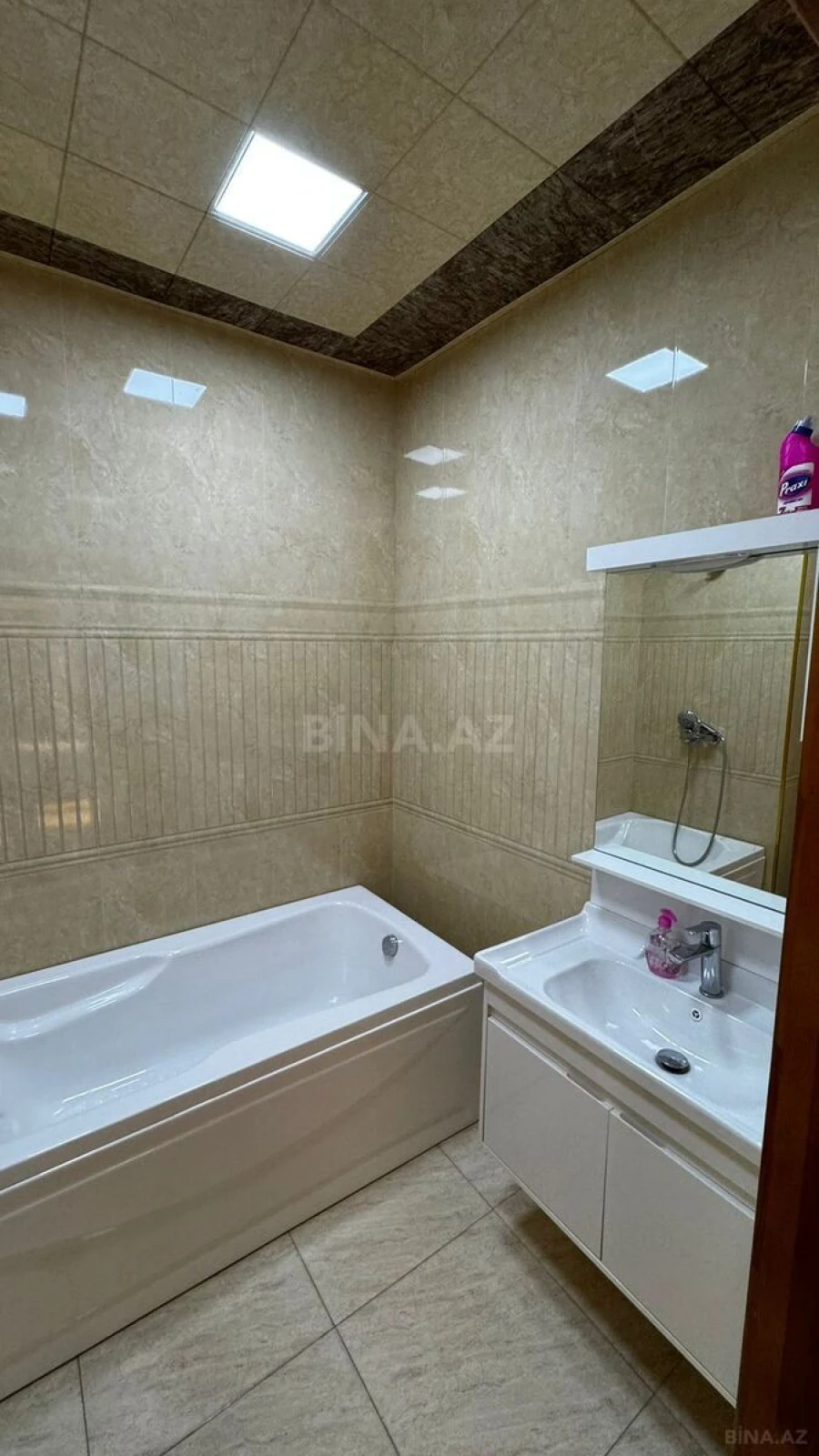 Kirayə verilir 3 otaqlı mənzil 140 m²